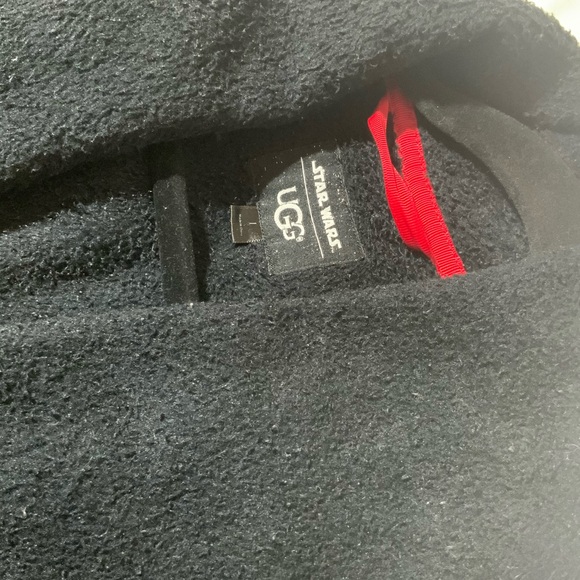 Ugg x Star Wars Vader Robe - Picture 9 of 15